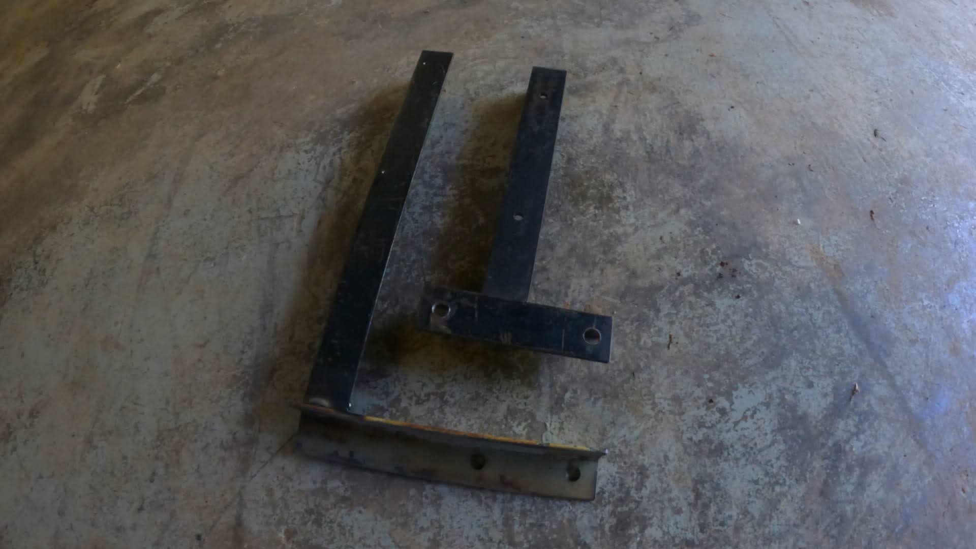 Space Rover Radiator Mounting Land Rover Restoration Blues - The Overland Legend